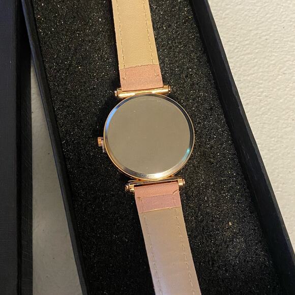 Izzy and Liv Pink Tone Watch with “That Melanin” Pendant New in Box - Picture 11 of 13